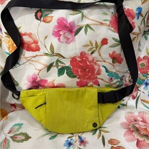 lululemon athletica Yellow-Green Belt Bag